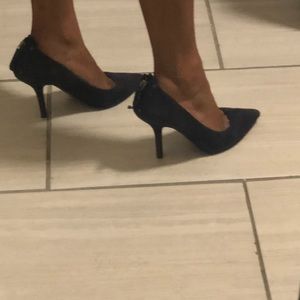Vera wang pumps